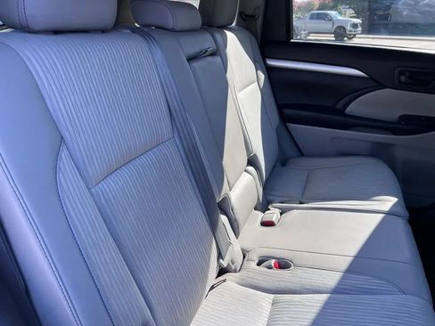 Used 2015 Toyota Highlander Plus FWD image 47
