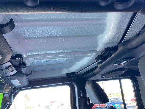 Used 2019 Jeep Wrangler Unlimited Sahara image 9