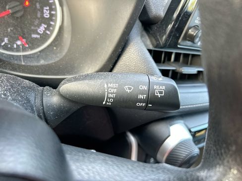 Used 2021 Toyota RAV4 LE FWD image 18