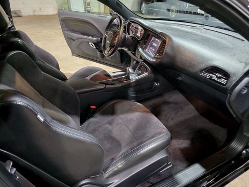 Used 2018 Dodge Challenger GT w/ GT Interior Package AWD/4WD image 34