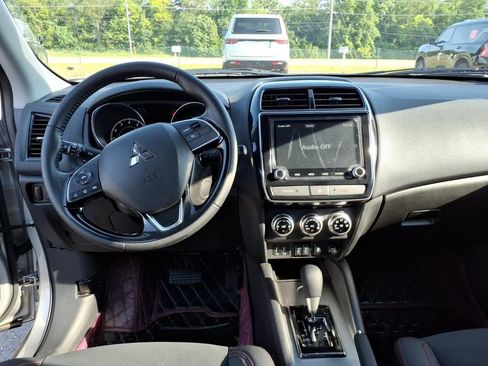 Used 2022 Mitsubishi Outlander Sport SE FWD image 6