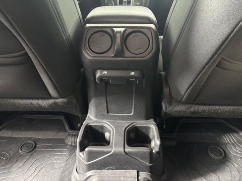 Used 2019 Jeep Wrangler Unlimited Sport AWD/4WD image 16