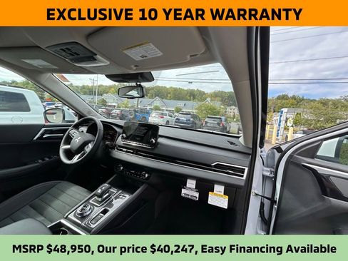 New 2025 Mitsubishi Outlander SE image 26