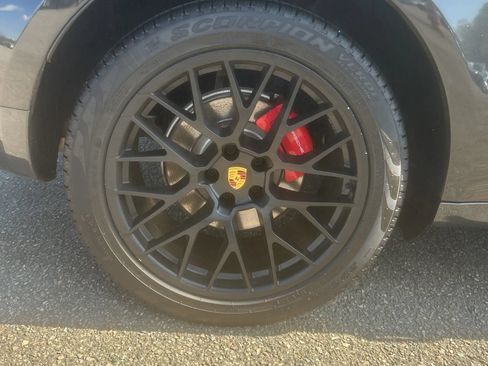 Used 2017 Porsche Macan GTS AWD/4WD image 14