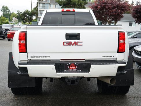 Used 2018 GMC Sierra 3500 Denali AWD/4WD image 4