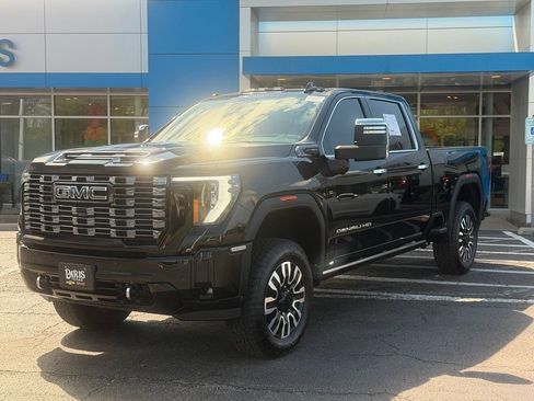 Used 2025 GMC Sierra 2500 Denali Ultimate AWD/4WD image 3