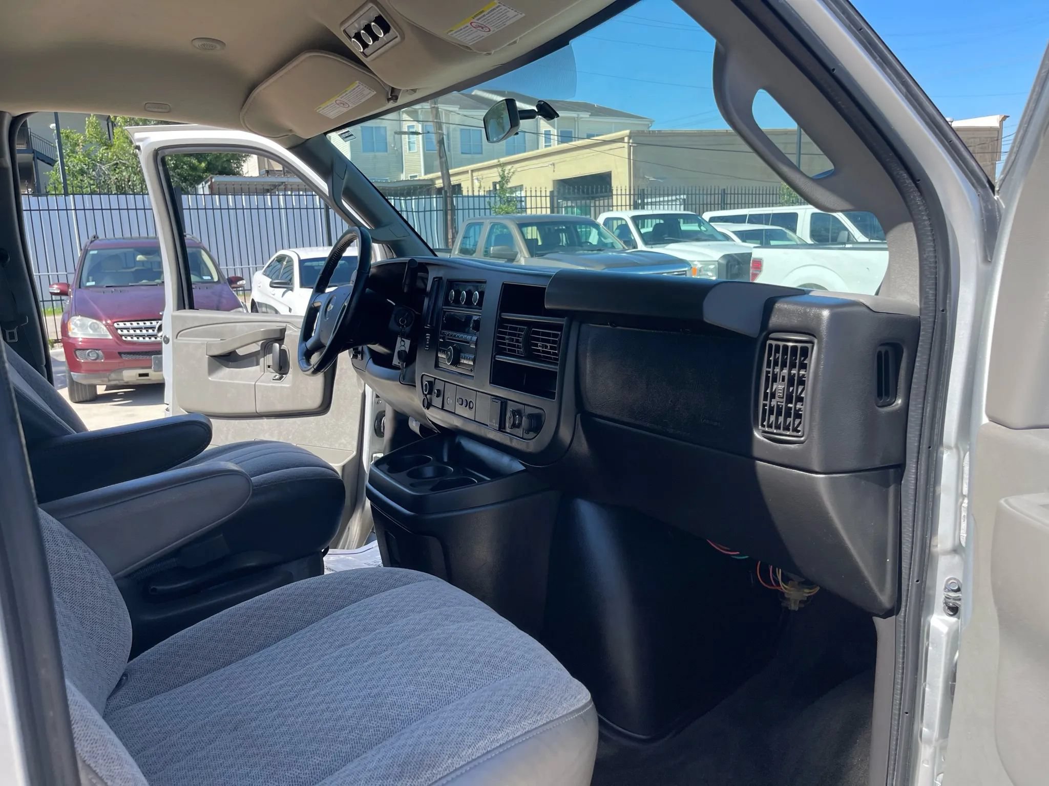 Used 2016 Chevrolet Express 2500 LS RWD image 37