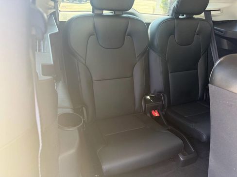 Used 2019 Volvo XC90 T5 Momentum w/ Protection Package Premier FWD image 14