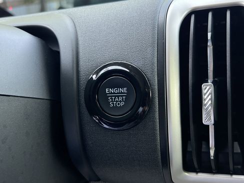 Used 2025 Ford Expedition Active image 18