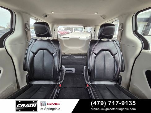 Used 2022 Chrysler Pacifica Touring-L FWD image 28