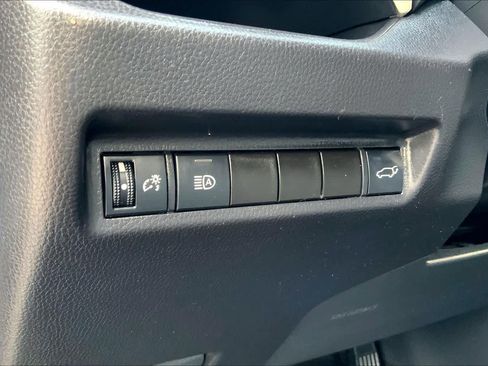 Used 2021 Toyota RAV4 XLE Premium FWD image 33