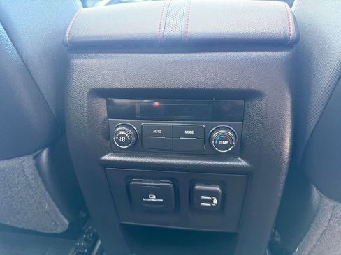 Used 2022 Chevrolet Traverse RS w/ LPO, Floor Liner Package AWD/4WD image 33