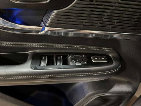 Used 2022 Lincoln Corsair Standard w/ Premium Package image 8