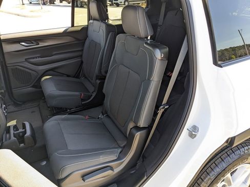 New 2026 Jeep Grand Cherokee L 2WD image 39
