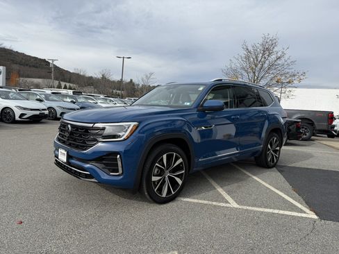 Used 2025 Volkswagen Atlas SEL Premium R-Line image 7