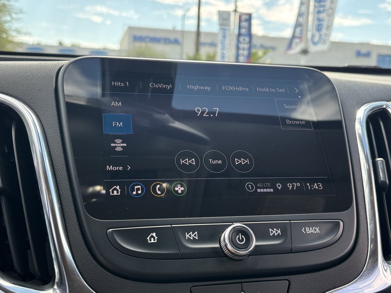 Used 2024 Chevrolet Equinox LT FWD image 21