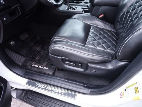 Used 2022 Toyota Sequoia TRD Sport AWD/4WD image 27