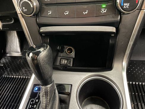 Used 2016 Toyota Camry LE image 28