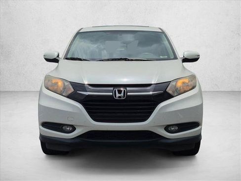 Used 2017 Honda HR-V EX image 2