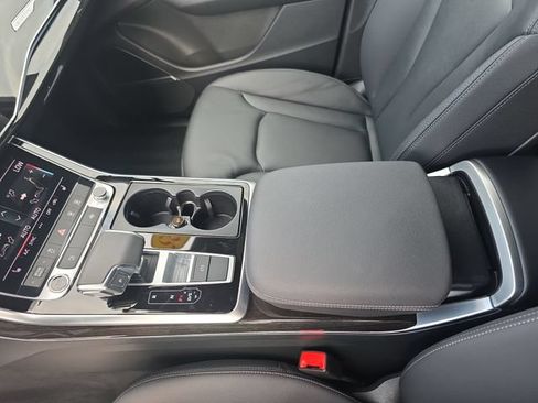 Used 2025 Audi Q7 2.0T Premium w/ Convenience Plus Package AWD/4WD image 21