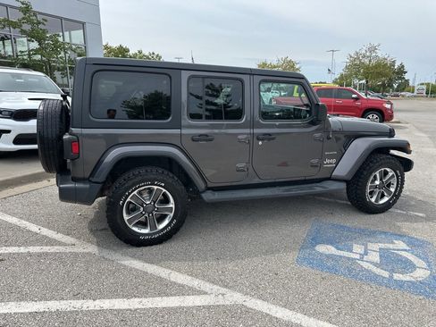 Used 2019 Jeep Wrangler Unlimited Sahara image 31