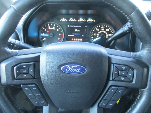 Used 2019 Ford F150 XLT w/ Equipment Group 302A Luxury AWD/4WD image 32