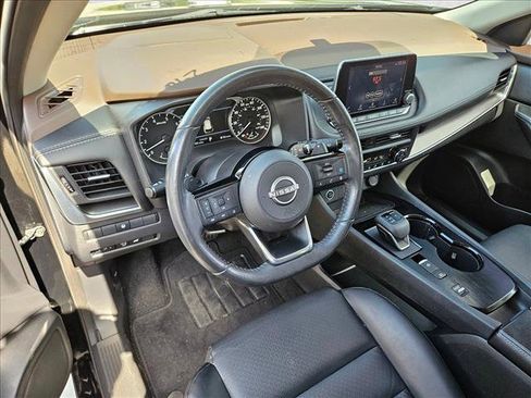 Used 2023 Nissan Rogue SV w/ SV Premium B Package FWD image 9