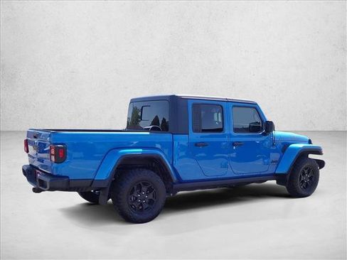 Used 2021 Jeep Gladiator Willys image 4