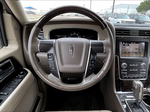 Used 2017 Lincoln Navigator Select AWD/4WD image 6