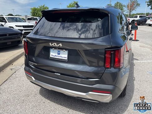 Used 2024 Kia Sorento S FWD image 24