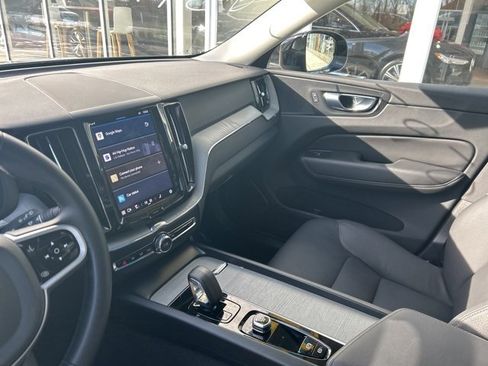 Certified 2025 Volvo XC60 B5 Plus image 19