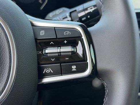 New 2026 Kia Carnival SX w/ SX Dark Edition Package FWD image 33