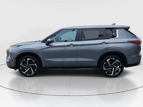 Used 2024 Mitsubishi Outlander SE AWD/4WD image 4