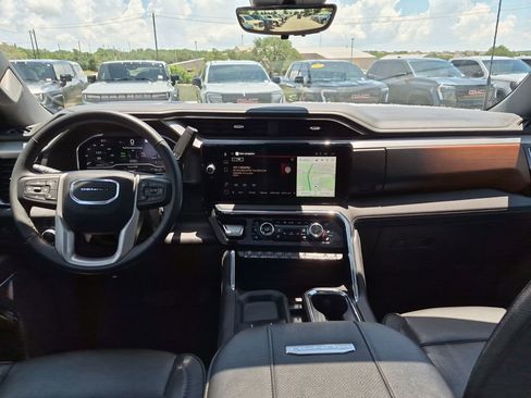 Used 2025 GMC Sierra 2500 Denali w/ Denali Reserve Package AWD/4WD image 34