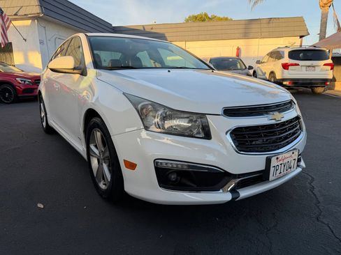 Used 2016 Chevrolet Cruze LT w/ Enhanced Safety Package FWD image 10