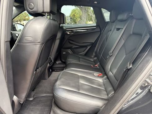 Used 2019 Porsche Macan AWD/4WD image 12