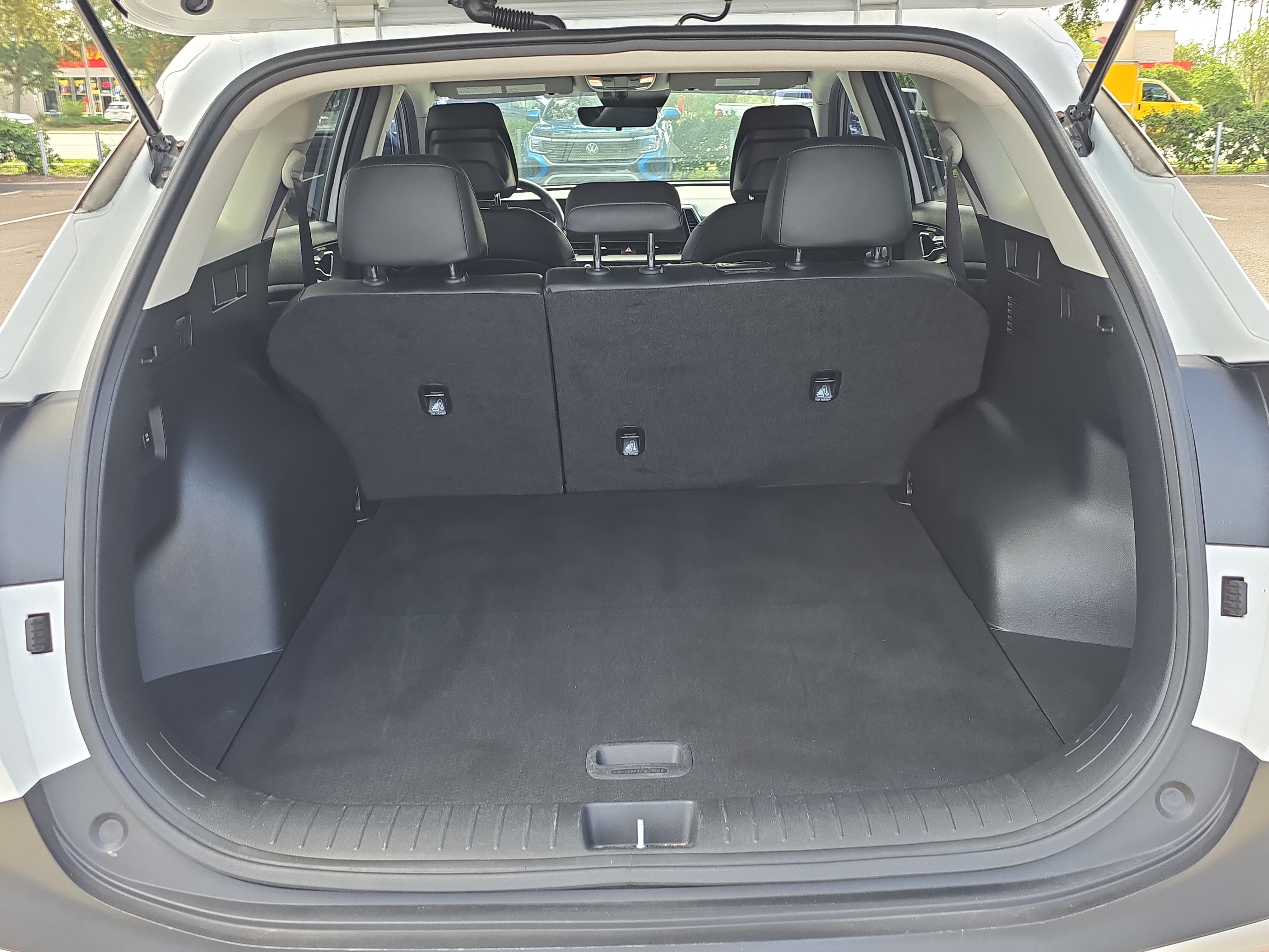 Certified 2023 Kia Sportage EX FWD image 9