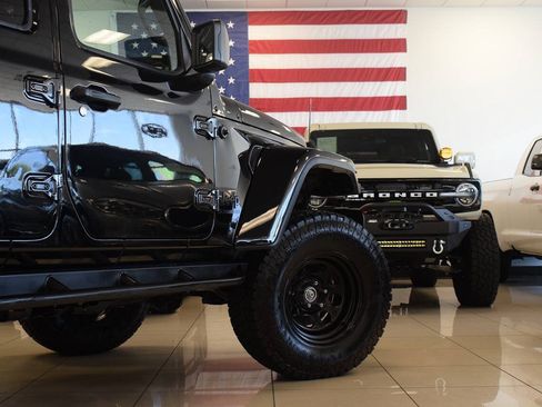Used 2021 Jeep Gladiator Sport AWD/4WD image 18