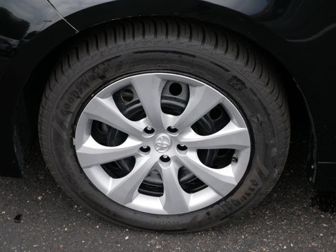 Used 2022 Toyota Corolla LE FWD image 15