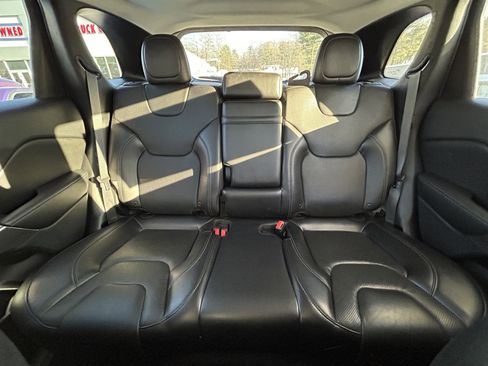 Used 2019 Jeep Cherokee Limited AWD/4WD image 34
