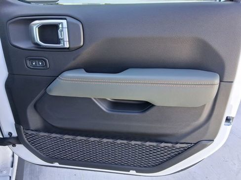 New 2026 Jeep Gladiator Mojave image 25