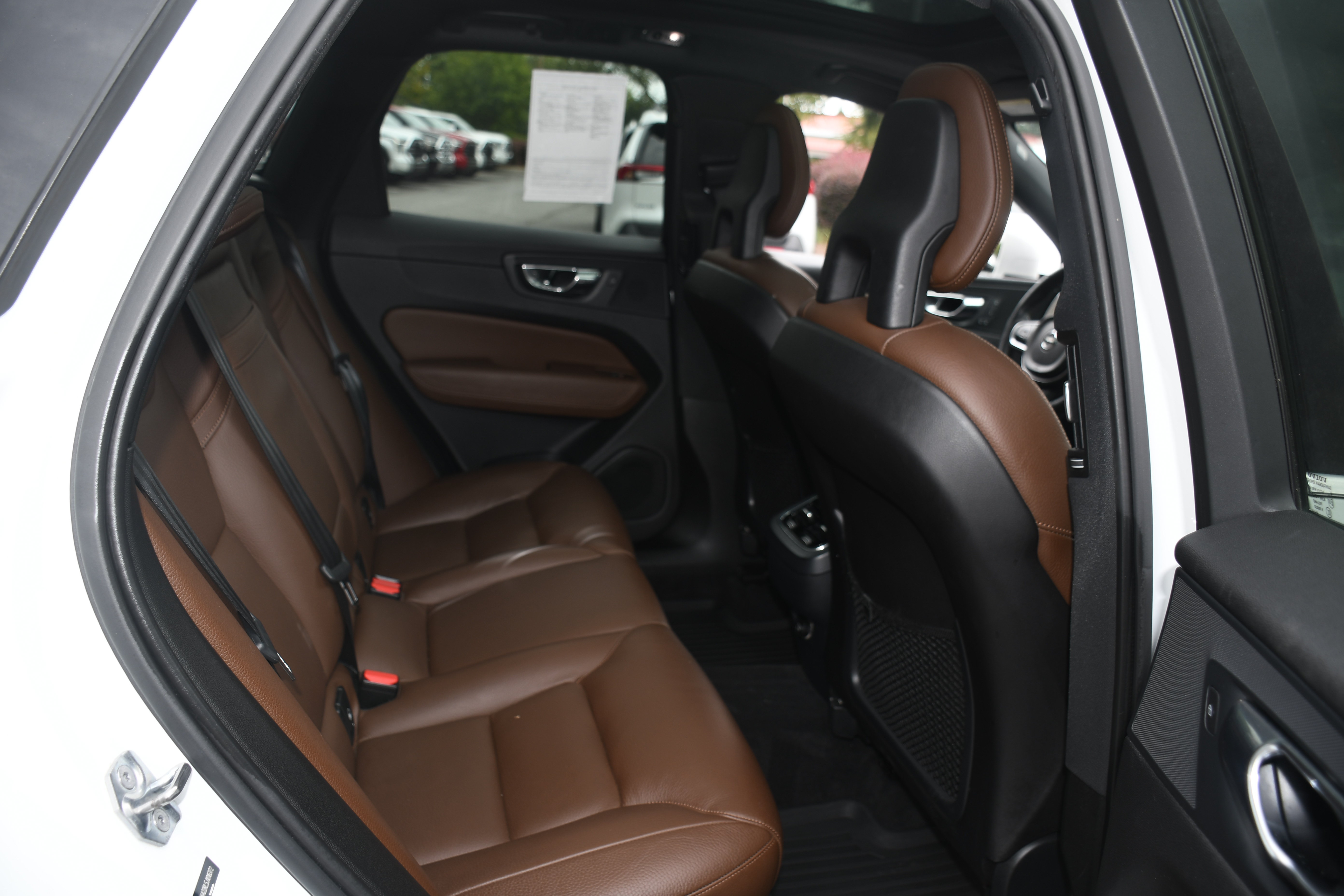 Used 2018 Volvo XC60 T6 Inscription w/ Convenience Package AWD/4WD image 19