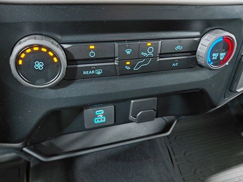 Used 2023 Ford F150 XLT image 34