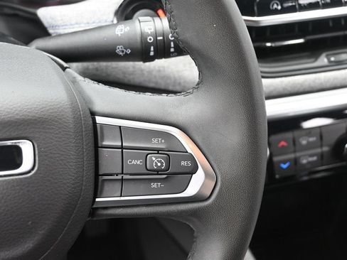 Used 2024 Jeep Compass Latitude AWD/4WD image 27