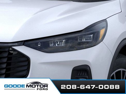 New 2025 Ford Escape SE w/ PHEV Premium Package FWD image 18