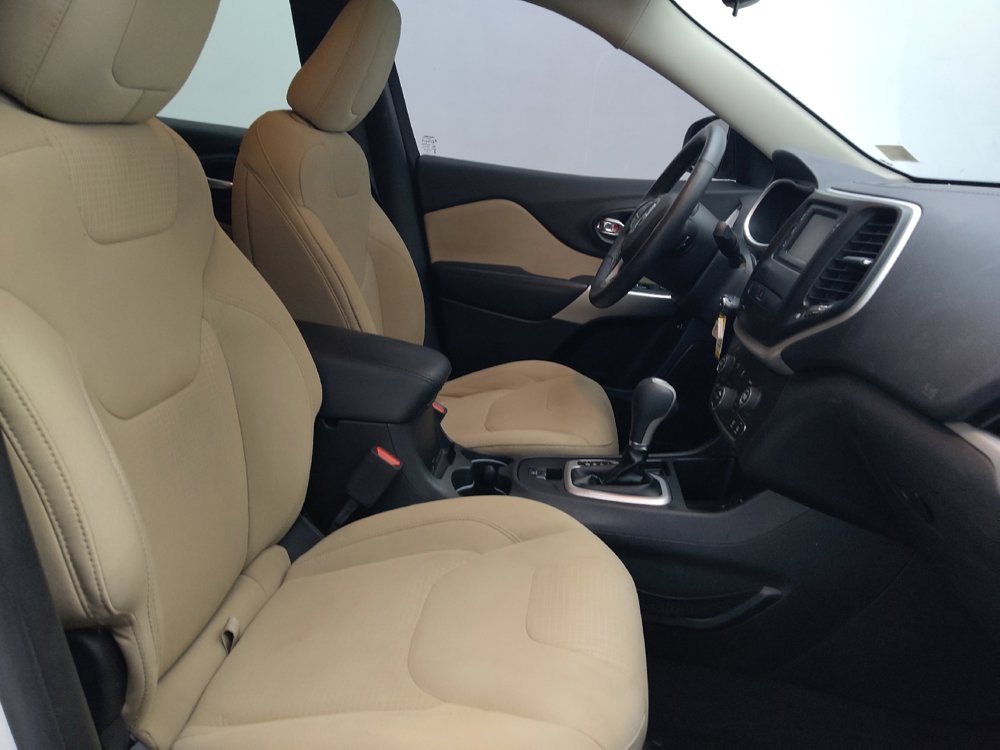 Used 2017 Jeep Cherokee Latitude FWD image 21