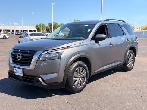 Certified 2025 Nissan Pathfinder SV FWD image 2
