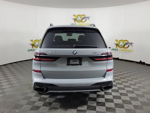 Used 2025 BMW X7 xDrive40i AWD/4WD image 3