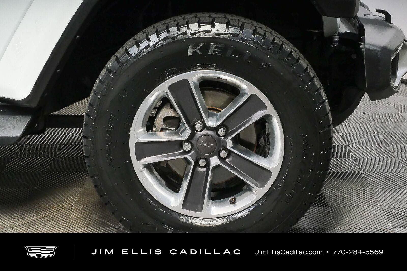 Used 2021 Jeep Wrangler Unlimited Sahara AWD/4WD image 35