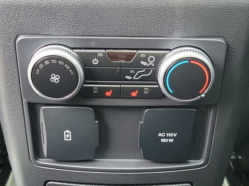 Used 2023 Ford Explorer Limited w/ Limited Technology Package image 17